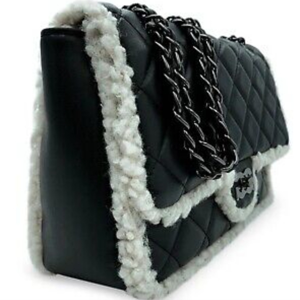 Gilda Paris Black and White quilted Fur edge Baguette with chain strap NWT - Picture 2 of 6